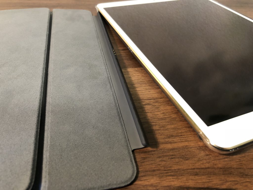 Smart Cover、Smart Keyboardと相性のいいiPad Pro 10.5対応ケース｜私