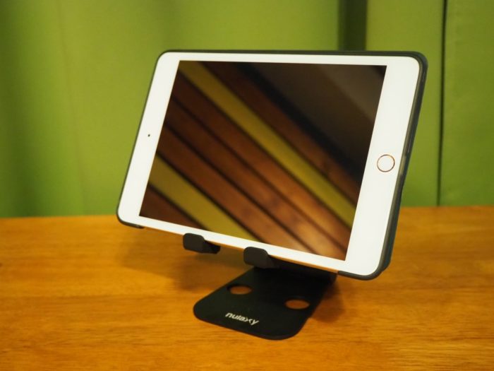 iPad対応モバイルスタンド レビュー270°自由に角度調節できコンパクトに持ち歩ける折りたたみ式スタンド – GREENVIP